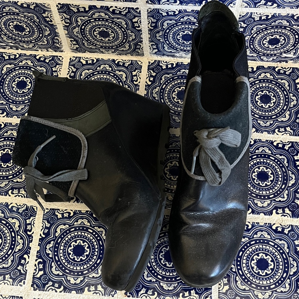 Merrell Black Ankle Booties with Wedge - Picture 2 of 3